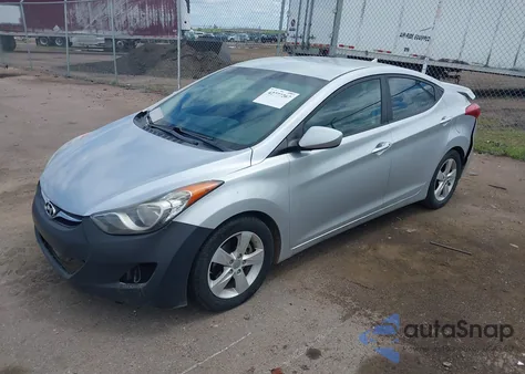 2012 Hyundai Elantra Gls (Ulsan Plant) z USA, uszkodzony, nr VIN KMHDH4AE4CU261538